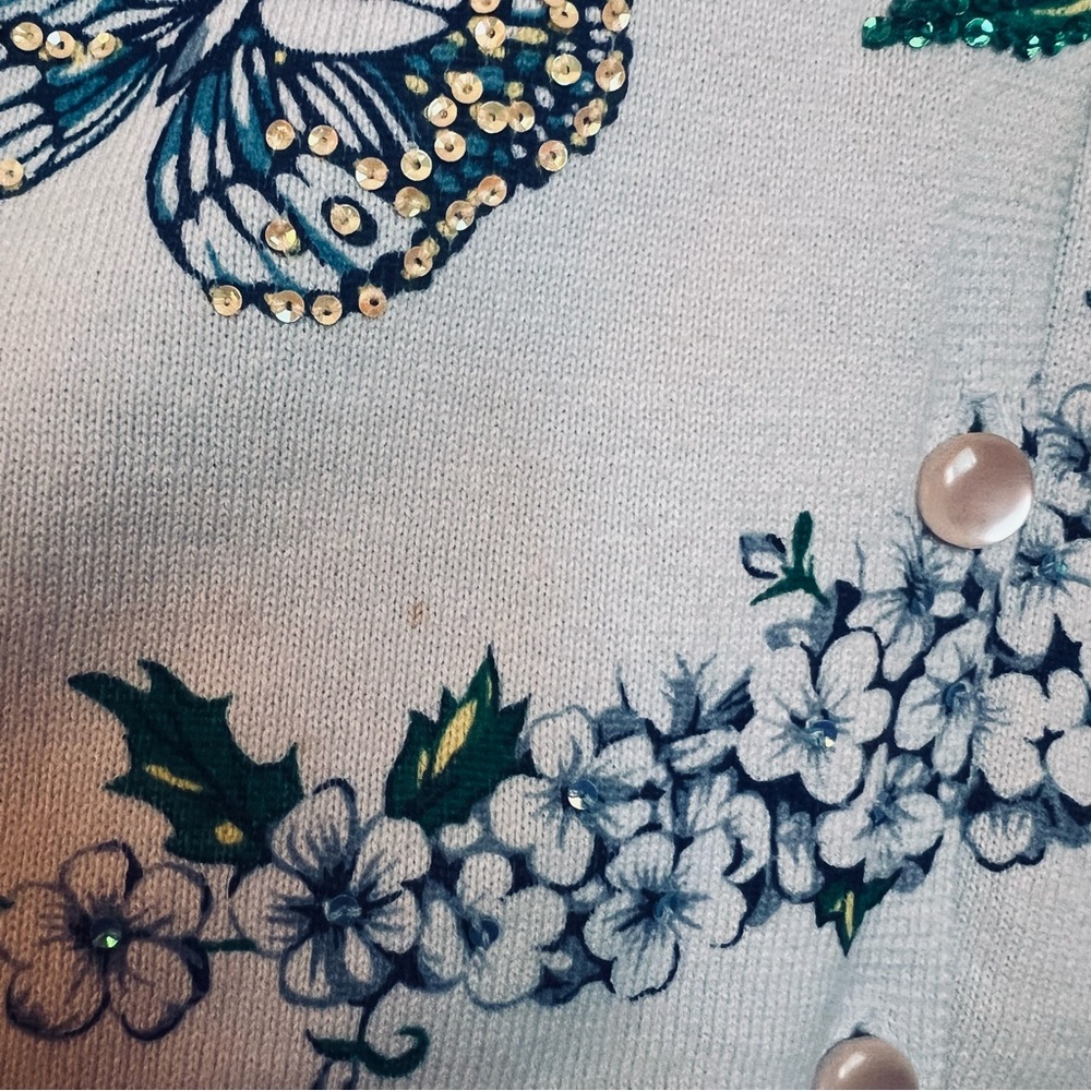 ♦️ 🦋 Baby blue butterfly flower sequin spring cardigan large Diane’s essentials - Picture 3 of 9
